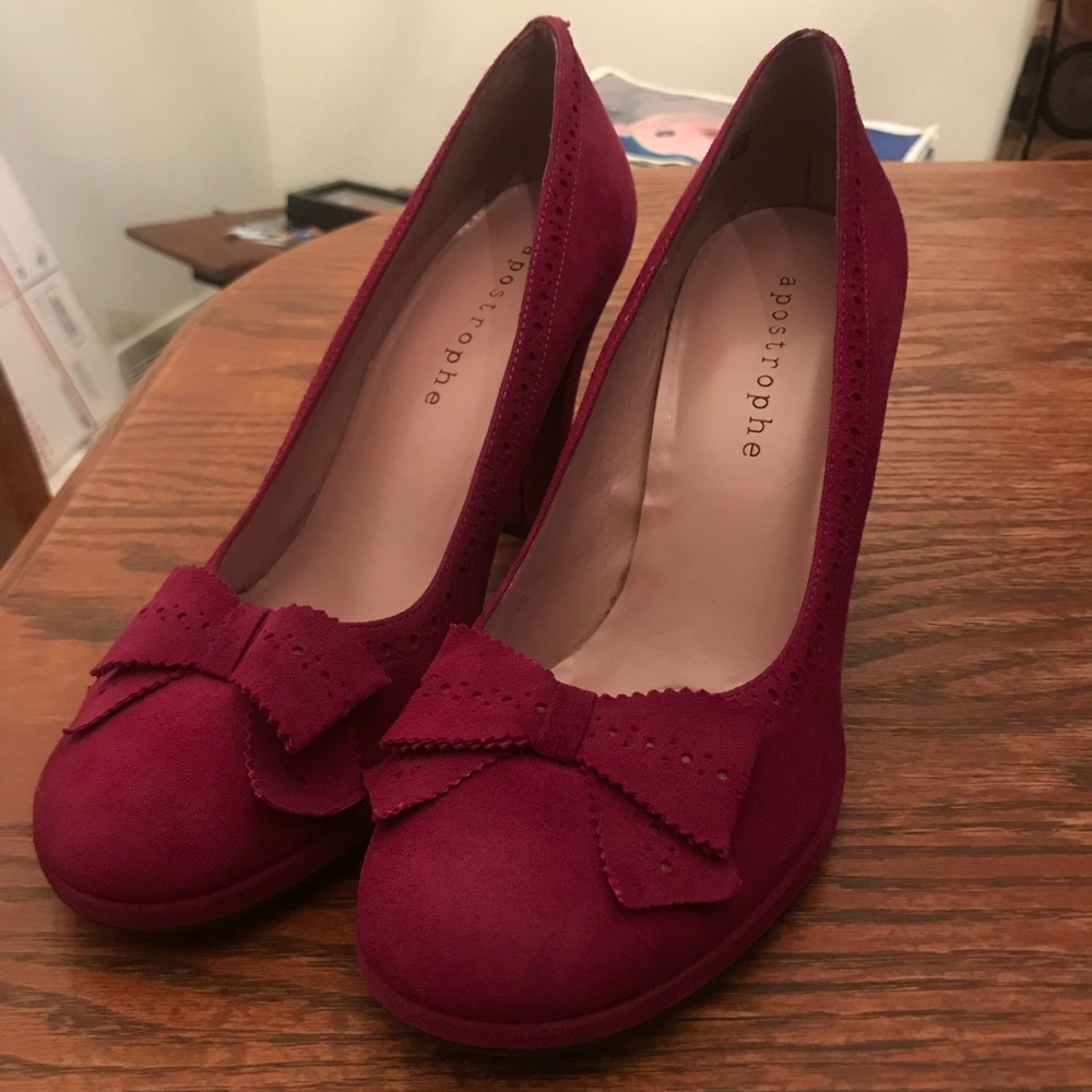 Dark Fuchsia Heel with Bow accent